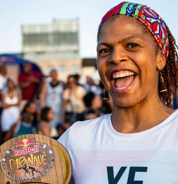 Conheça Bibinha, ícone feminino e campeã mundial no Red Bull Paranauê