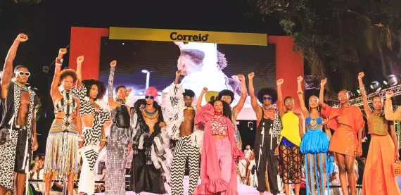 Unindo moda e música negra, Afro Fashion Day celebra dez edições em Salvador com lotação de público