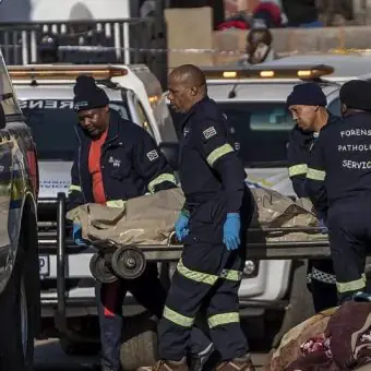 Tiroteio em residências vizinhas na África do Sul deixa 17 mortos