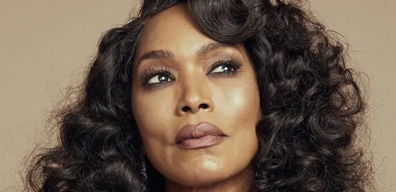 Angela Bassett defende reação à derrota no Oscar: “Não achei que fosse um presente, achei que fosse um direito”