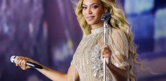 Beyoncé é eleita a maior estrela pop do século 21 pela revista Billboard