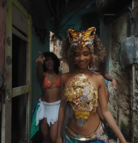 Tyla lança clipe de ‘Shake Ah’, gravado no Morro do Vidigal, no Rio de Janeiro
