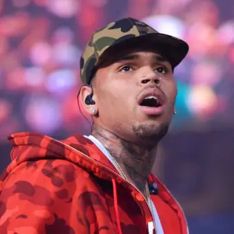 Chris Brown anuncia show no Brasil ainda neste ano: ”Estou chegando”