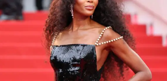 Festival de Cannes 2024: Naomi recicla vestido desfilado por ela em 1996