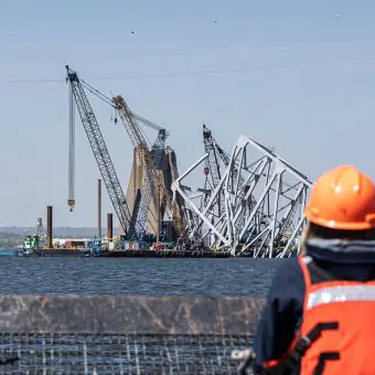 EUA mantêm presa há quase 2 meses tripulação de navio que derrubou ponte