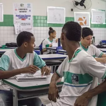 Sensação de acolhimento de alunos nas escolas diminui conforme avançam as etapas de ensino, aponta estudo da Fundação Itaú