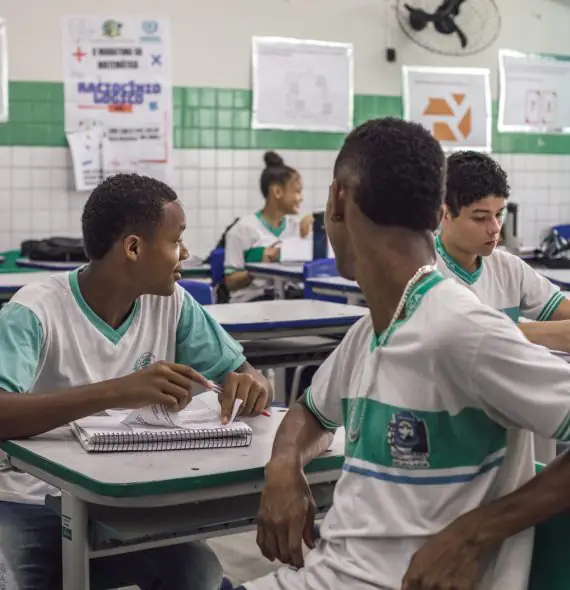 Sensação de acolhimento de alunos nas escolas diminui conforme avançam as etapas de ensino, aponta estudo da Fundação Itaú