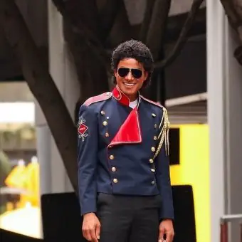 Jaafar Jackson surge como “Michael Jackson” em novas imagens