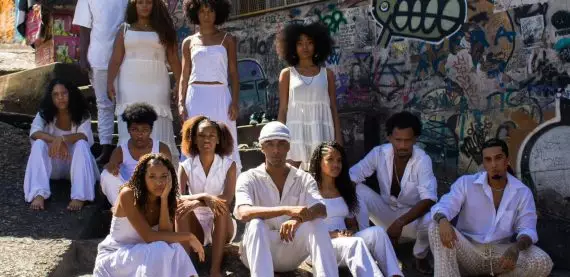 Espetáculo ‘Preto de Branco’ estreia no Teatro Gonzaguinha com trama sobre racismo e superação