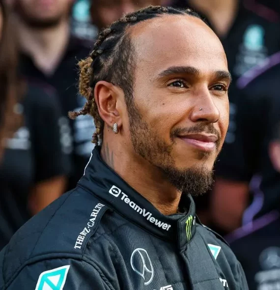 Lewis Hamilton se despede da Mercedes com emoção e mira futuro na Ferrari em 2025