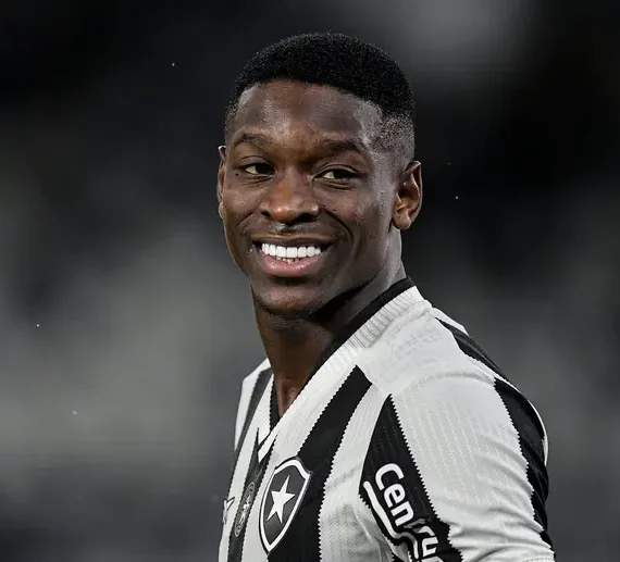 Eleito craque do Brasileirão, Luiz Henrique quer disputar o mundial pelo Botafogo em 2025