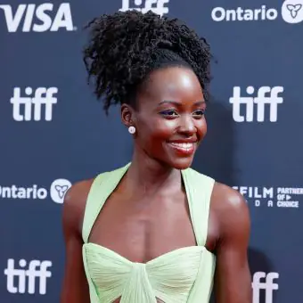 Lupita Nyong’o revela que tentou esconder sotaque queniano para ser aceita em Hollywood