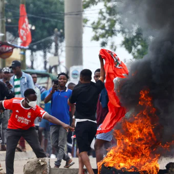 Protestos em Moçambique fecham temporariamente principal fronteira com a África do Sul