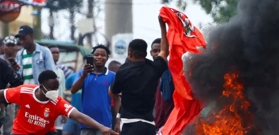 Protestos em Moçambique fecham temporariamente principal fronteira com a África do Sul