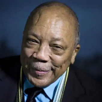 Quincy Jones, renomado produtor de Michael Jackson, morre aos 91 anos