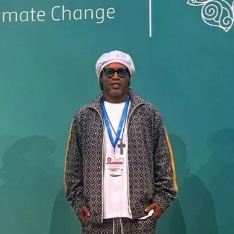 Ronaldinho Gaúcho participa da COP-29 no Azerbaijão e promove o país anfitrião