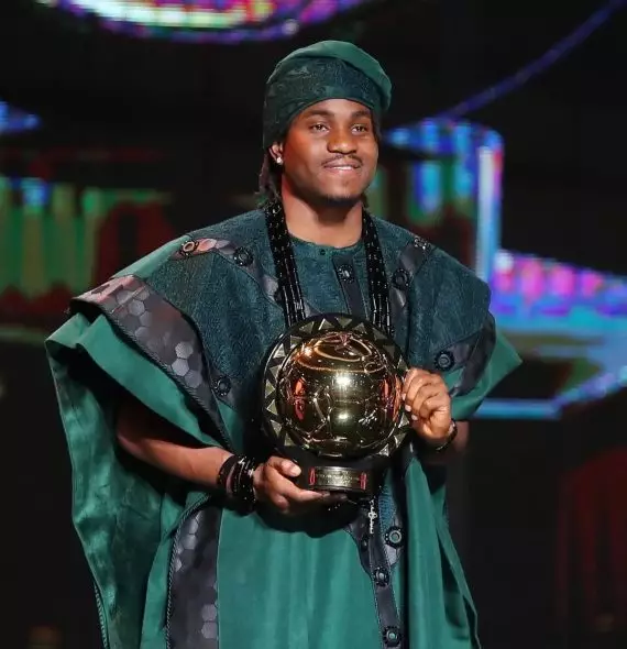 Ademola Lookman é eleito Jogador Africano do Ano pelo CAF Awards