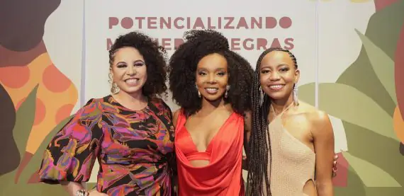 Jantar Agbara realiza jantar beneficente em prol da justiça econômica para mulheres negras