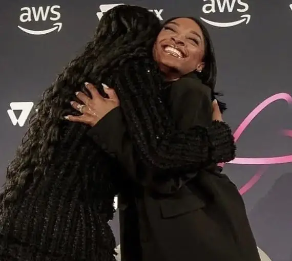 Rebeca Andrade e Simone Biles se reencontram em evento nos EUA: “Primeiro de muitos”