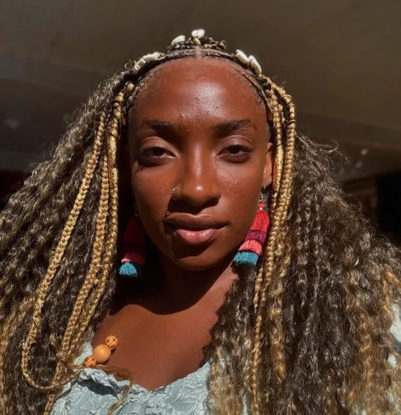 Lorena Xavier Silveira Bispo é coroada Deusa de Ébano 2025 na Noite da Beleza Negra