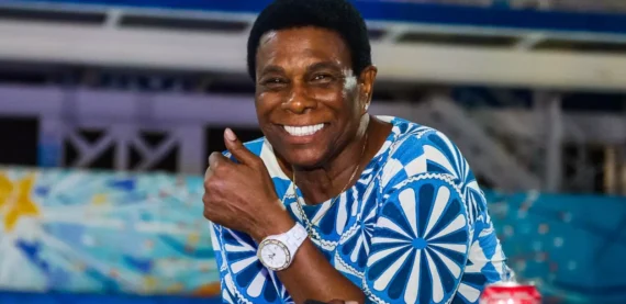 Neguinho da Beija-Flor se despede do Carnaval após 50 anos como intérprete da escola