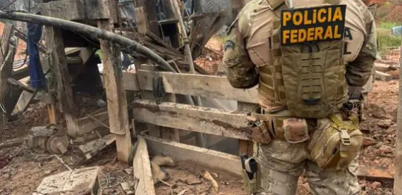 Polícia Federal resgata trabalhadores em situação análoga à escravidão e destrói garimpo ilegal no Amazonas