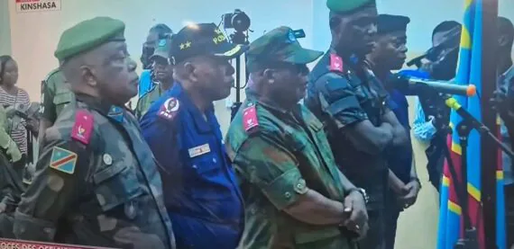 Líderes africanos ordenam reunião militar para discutir cessar-fogo na RD Congo