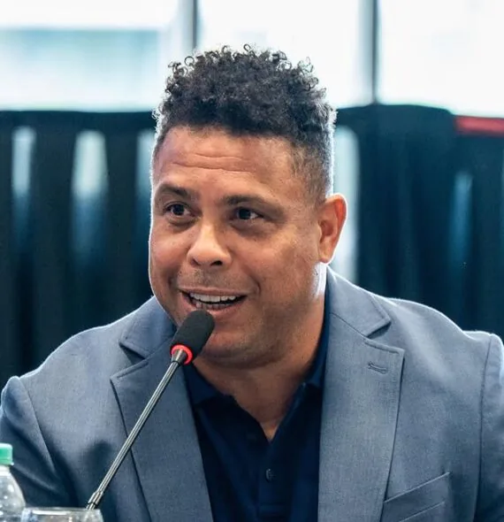 Conmebol cria força-tarefa liderada por Ronaldo para combater racismo no futebol