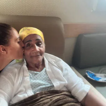 Camila Pitanga fala sobre relação com a mãe, que possui transtorno de personalidade: “Vivendo o auge do afeto”