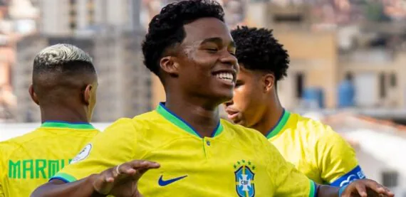 Endrick é o jogador de 2006 que mais jogou em partidas no mundo, segundo estudo