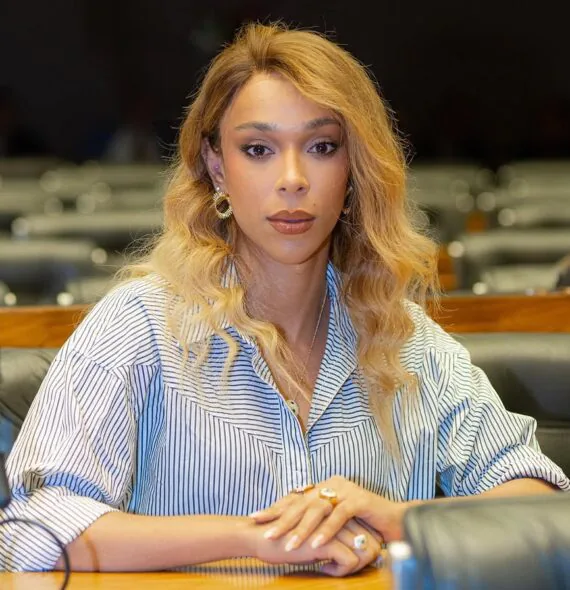 Érika Hilton aciona Trump na ONU após ter gênero feminino negado em visto para os EUA