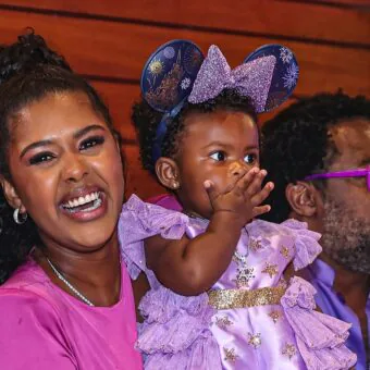 Filha de Xande de Pilares completa 1 ano com festança no Rio e homenagem em forma de música