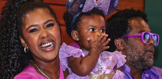 Filha de Xande de Pilares completa 1 ano com festança no Rio e homenagem em forma de música