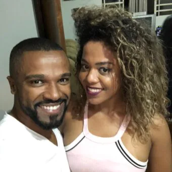 Alexandre Pires fala sobre ser avô pela primeira vez aos 49 anos: “Momento mágico”