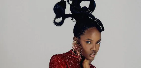 Clara Moneke revela que mãe integrava movimento negro: “Fui criada para não ter medo”