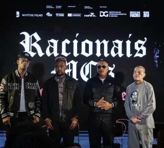 Museu das Favelas celebra 35 anos dos Racionais MC’s com exposição imersiva em São Paulo