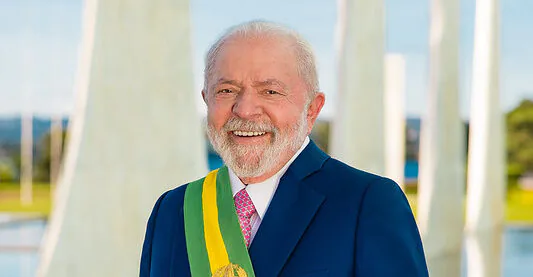 Lula assina medida que zera conta de luz para 60 milhões de brasileiros; saiba mais!