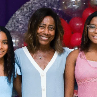 Filhas de Glória Maria prestam homenagem comovente à mãe no documentário “Glória”