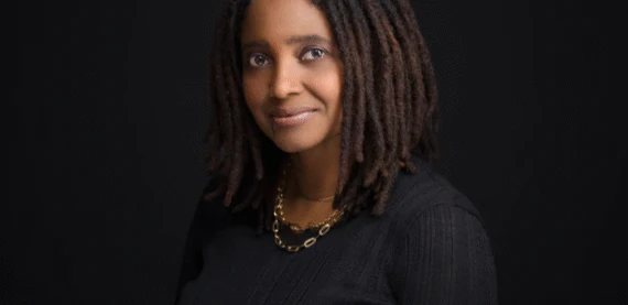 Tracy K. Smith chega ao Brasil para encontros com leitores em SP e RJ