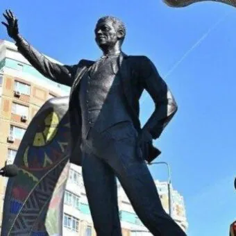 Moscou inaugura monumento a Nelson Mandela em praça dedicada ao líder sul-africano