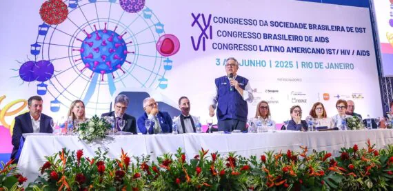 Brasil atinge marca histórica de menor taxa transmissão de HIV de mãe para filho