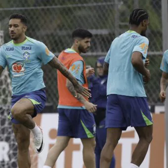 Danilo avalia desempenho da seleção brasileira desde a Copa de 2022: “Uma bagunça”