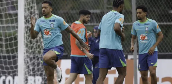Danilo avalia desempenho da seleção brasileira desde a Copa de 2022: “Uma bagunça”