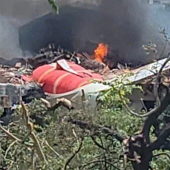 Avião com 242 pessoas a bordo declarou ‘Mayday’ antes de cair e deixar mais de 200 mortos na Índia