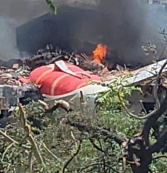 Avião com 242 pessoas a bordo declarou ‘Mayday’ antes de cair e deixar mais de 200 mortos na Índia