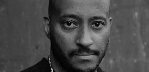 Ricardo Souza, primeiro diretor brasileiro a ganhar um VMA, fala sobre conquistas, desafios e o olhar da periferia no audiovisual