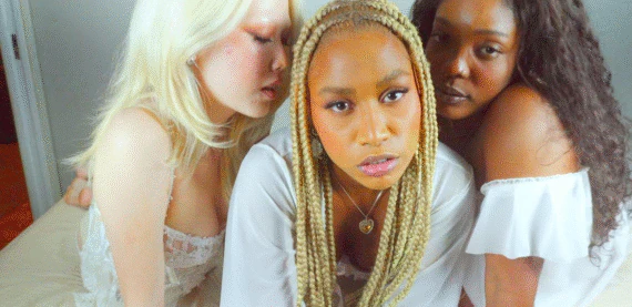 Ebony lança videoclipe íntimo de ‘Gin Com Suco de Laranja’, faixa do novo álbum ‘KM2’