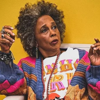 “Black Music eles fazem pras gringas, aqui é música preta brasileira”, diz Sandra Sá