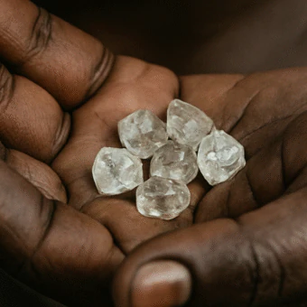 Mais de 90% dos diamantes do mundo são originários de solo africano