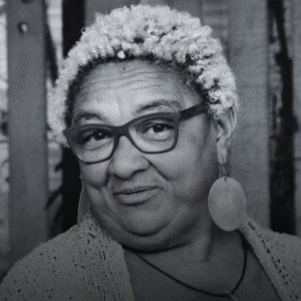 Morre Dona Jacira, mãe de Emicida e Fióti, aos 60 ano
